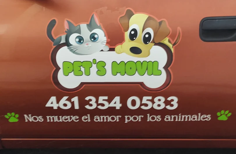 Anuncio impreso en la puerta de un automovil pet
